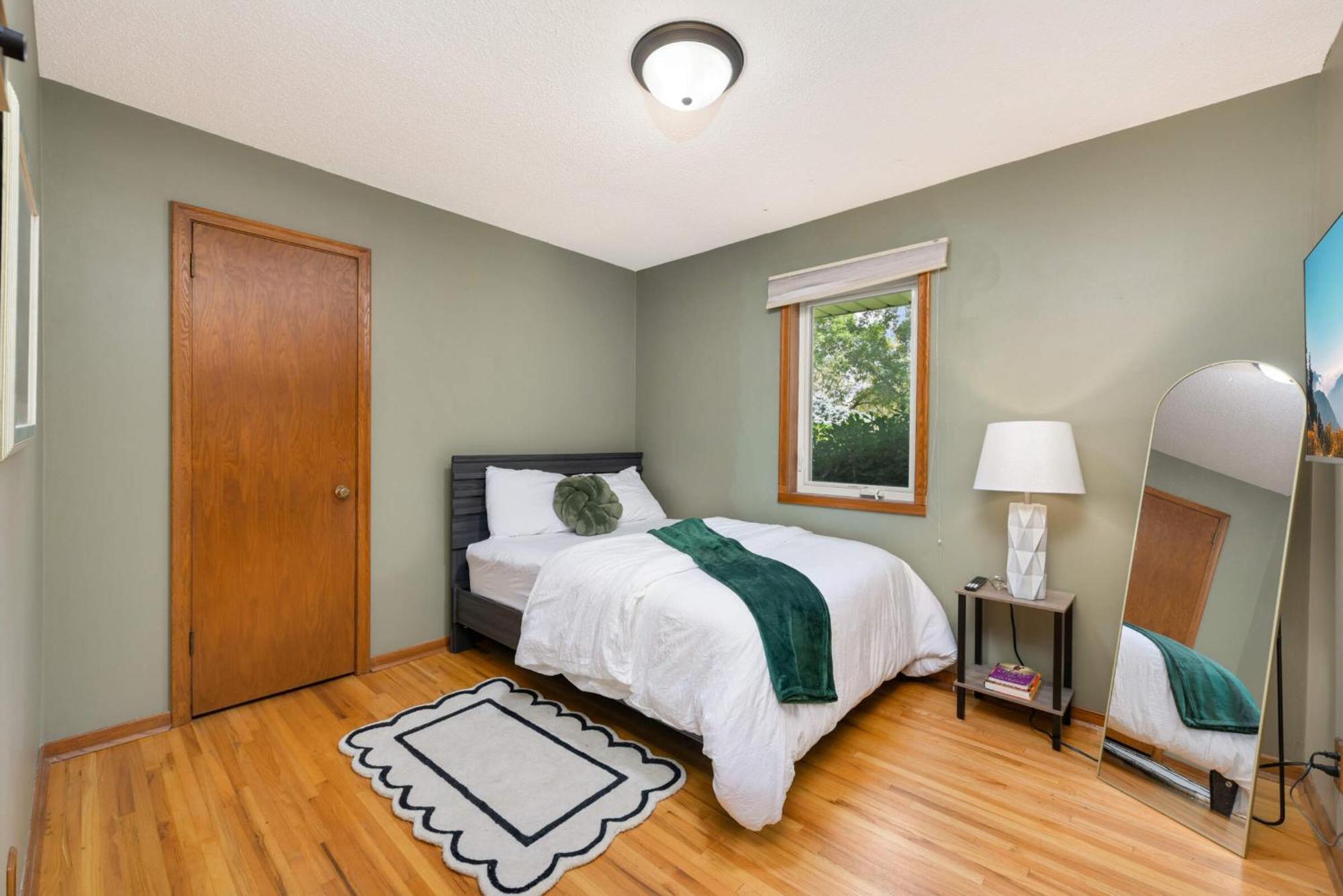 Cottage Grove Haven, Spacious 4-Bed, 3 Baths Retreat Extérieur photo