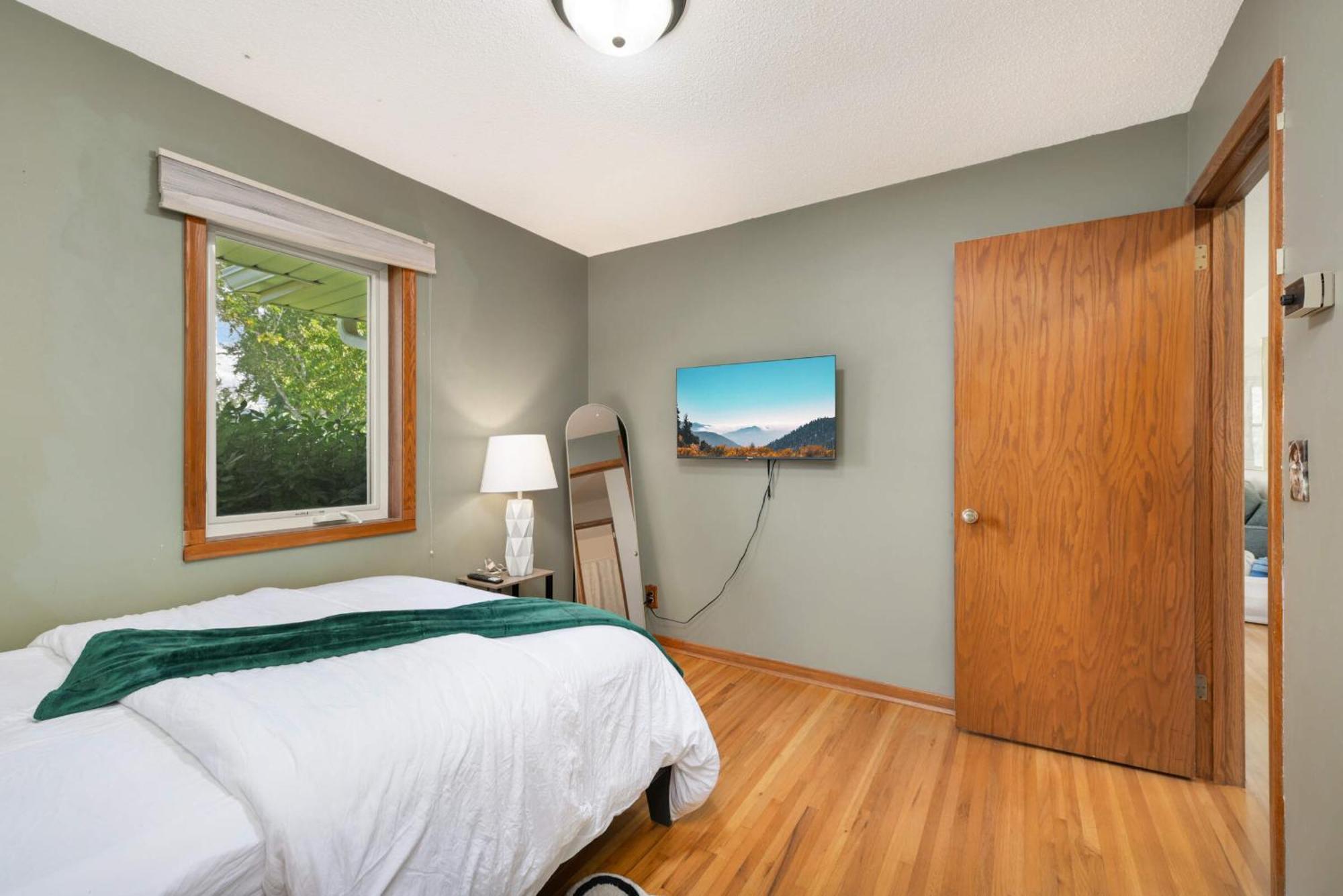 Cottage Grove Haven, Spacious 4-Bed, 3 Baths Retreat Extérieur photo