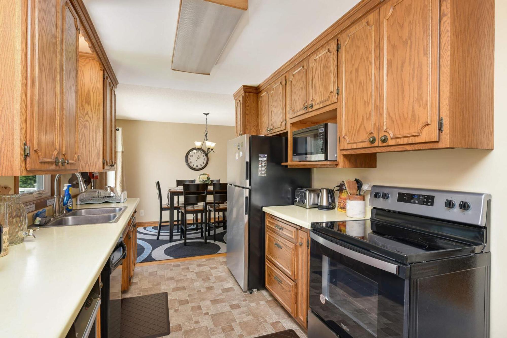Cottage Grove Haven, Spacious 4-Bed, 3 Baths Retreat Extérieur photo